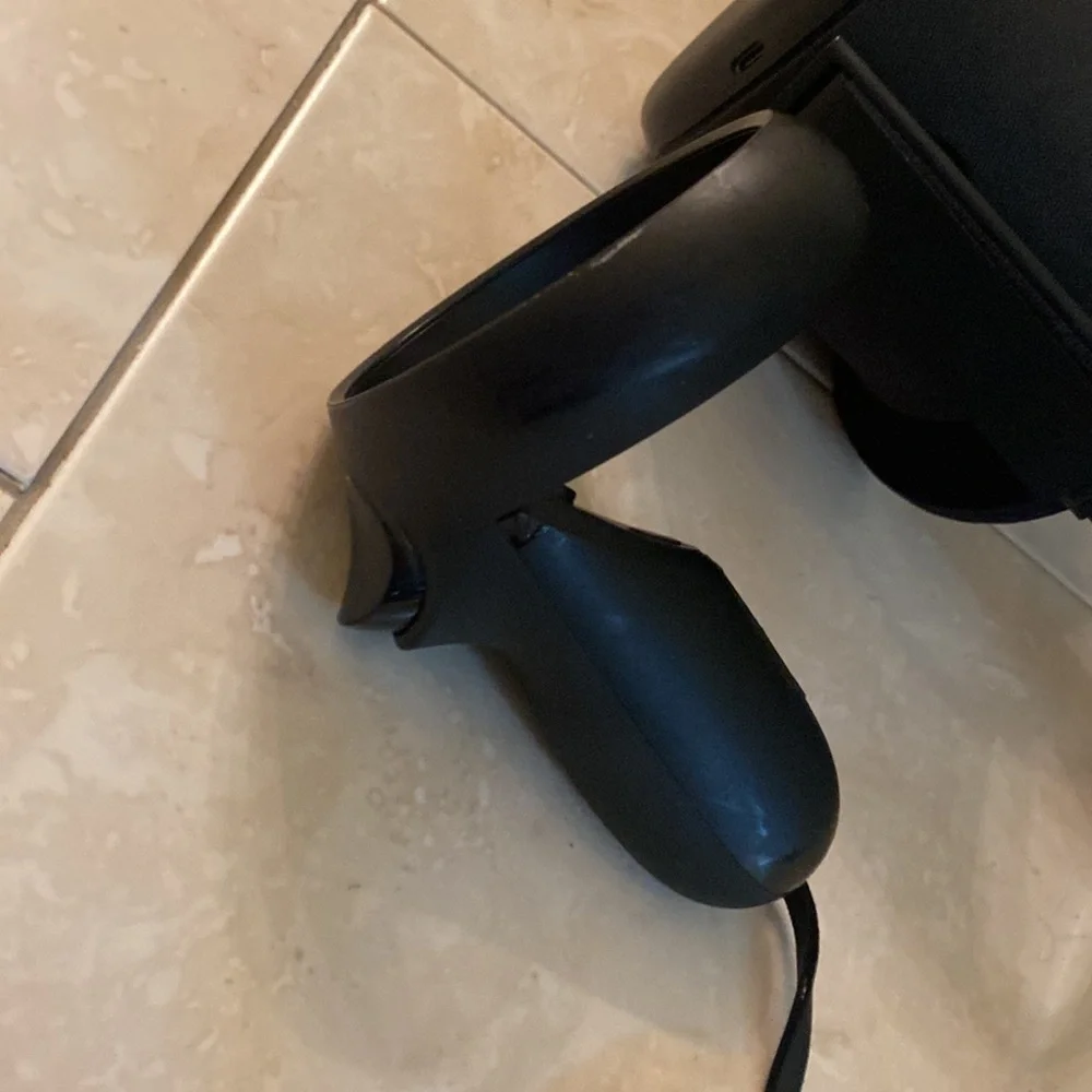 Oculus headset family